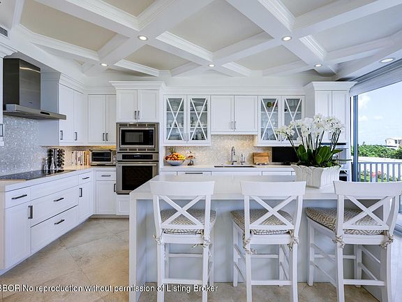 4th image of 330 S Ocean Blvd #C-1