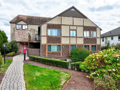 85 E Squantum St APT 10, Quincy, MA, 02171