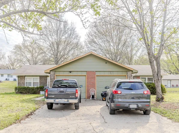 2802 Ridge Ct #4, Lawrence, KS 66046