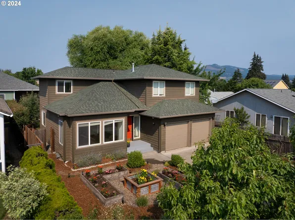 1610 Freedom Loop, Hood River, OR 97031