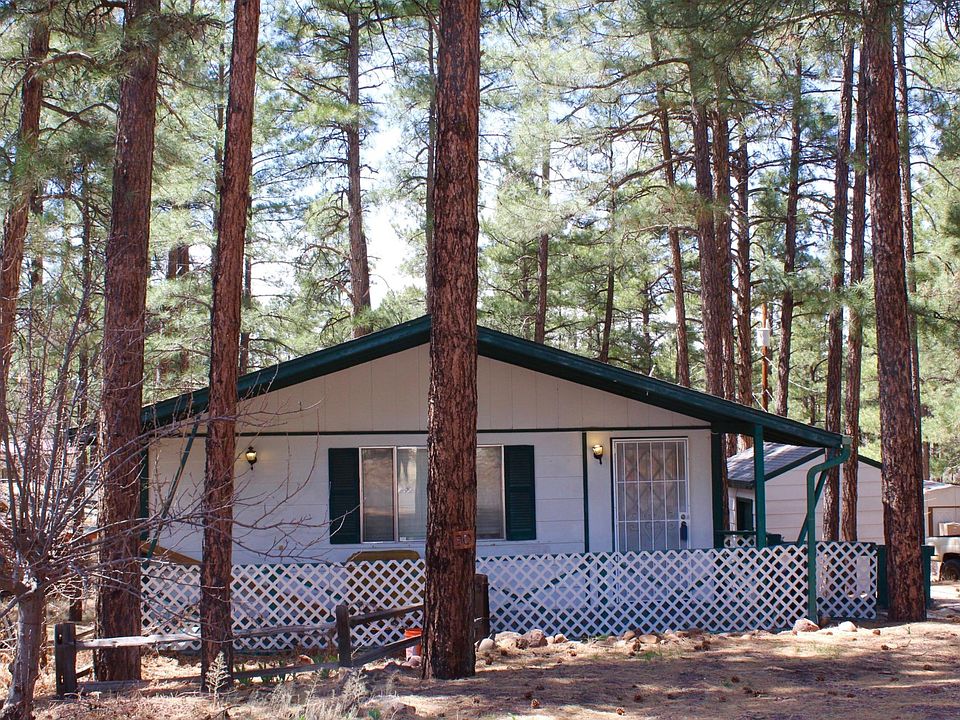 Site built home in Fairway Park!