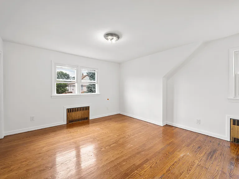 33 Hilton St #2 — Photo 5