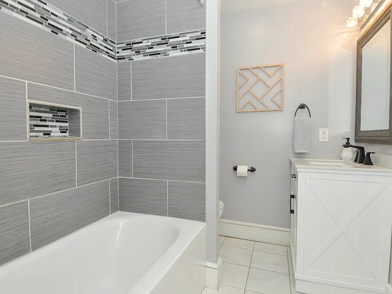446 W 1st Ave — Photo 51