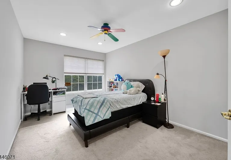 19 Gordon Cir — Photo 16