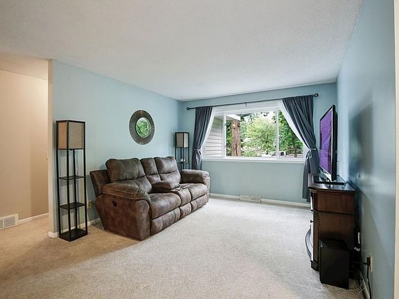Living/Front Window