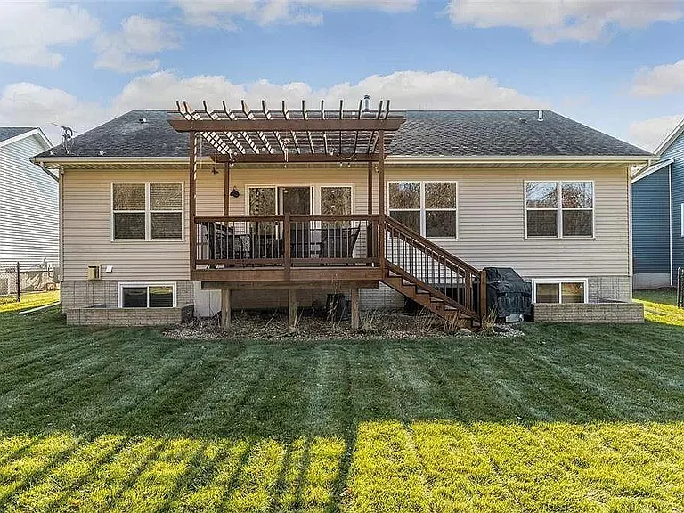 1020 Capri Dr NE — Photo 48