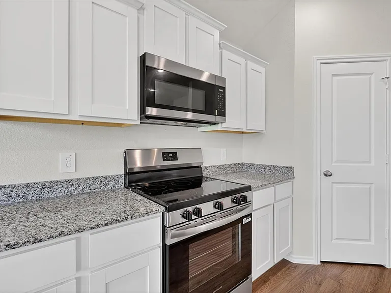 3918 Applewood Trl — Photo 6