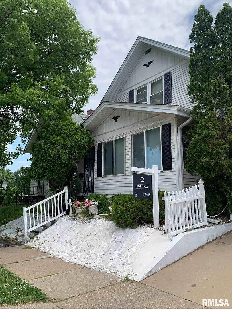 1419 9th St photo 1