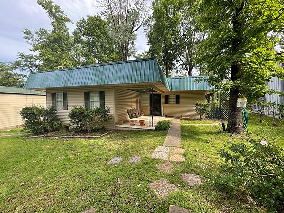 4th image of 96 Meadowbrook Dr