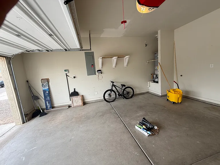 1821 Chisholm Trl NE — Photo 5