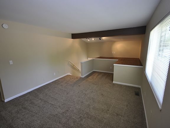 4th image of 923 S 7th St APT 1