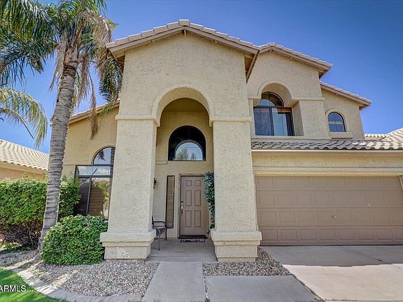 2nd image of 2203 W MYRTLE Drive