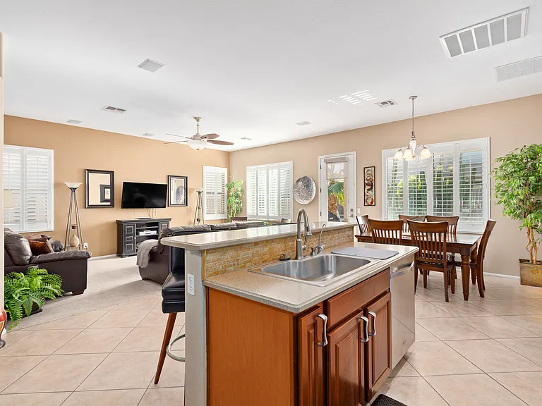 43829 W Snow Dr — Photo 8