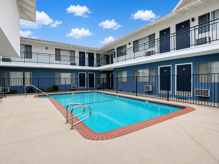 Reseda Apartments | 7650 Reseda Blvd — Photo 9
