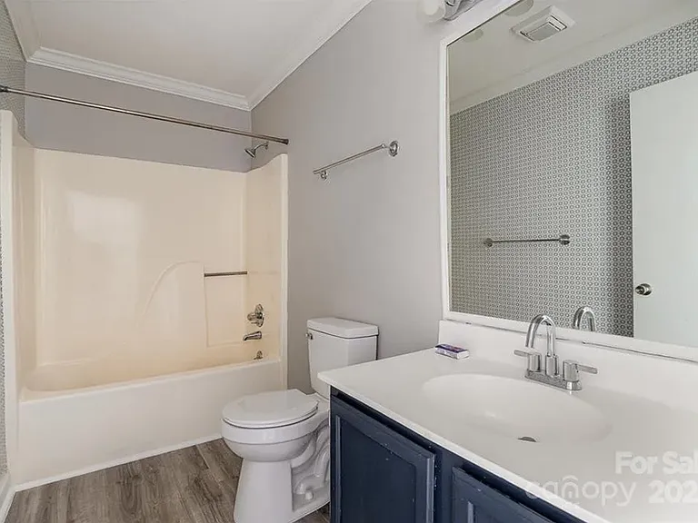 7610 Woods Ln #5 — Photo 32