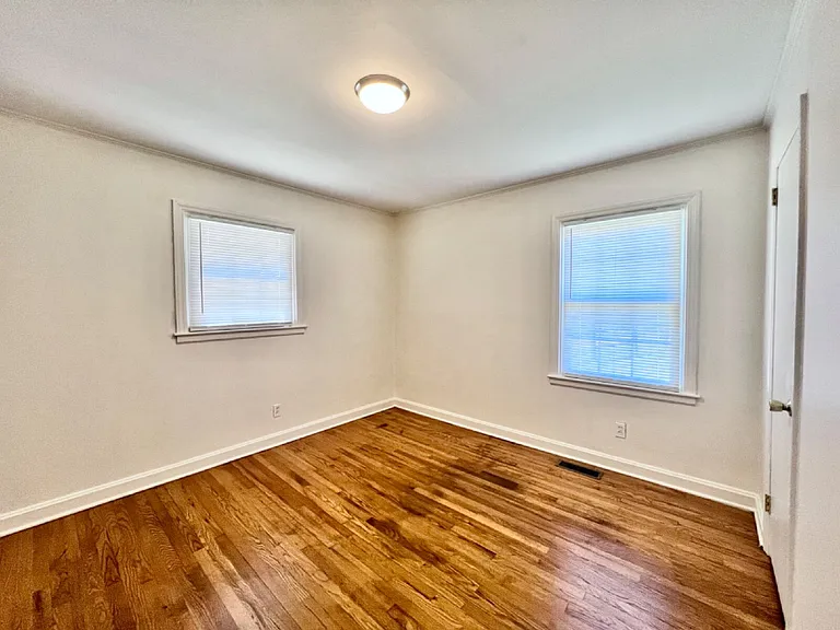 655 Reeves Ct — Photo 13