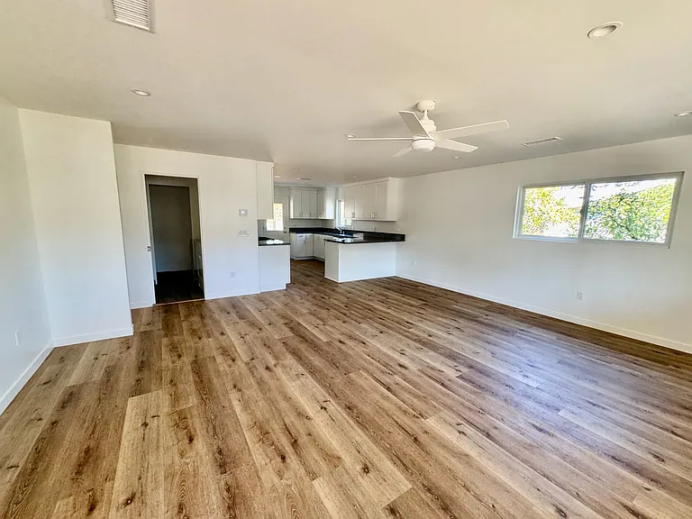81 Richford Ln — Photo 9