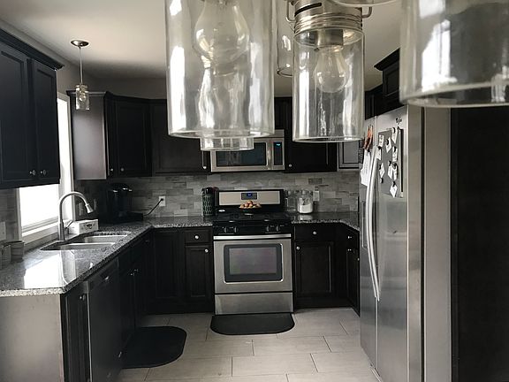 5th image of 1860 E Freedom Dr