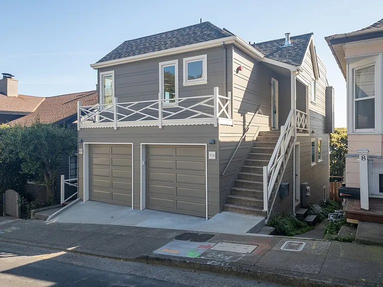 Stunning, Fully Remodeled Jr. 1bd/1ba! Remodeled! Private Deck! Parking! Laundry! Progressive! — Photo 24