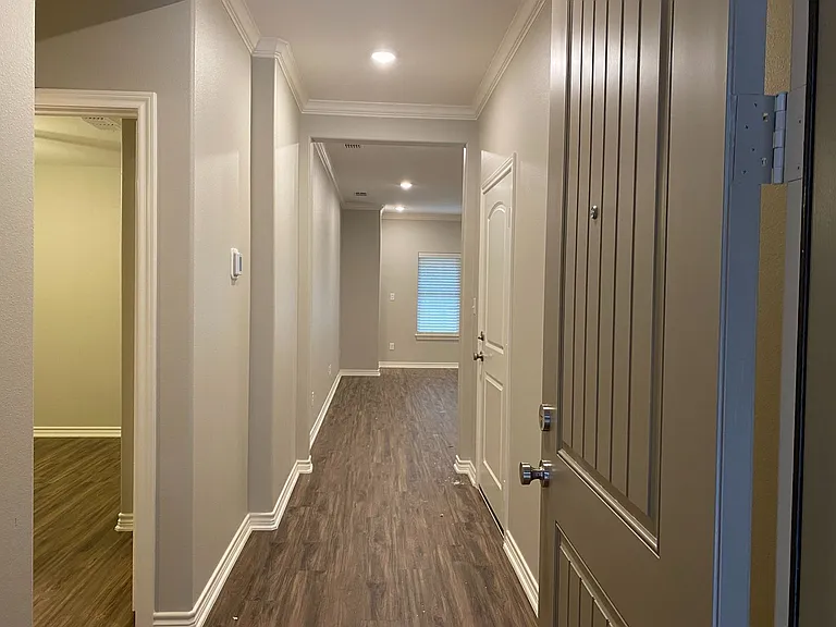 1007 McClenny — Photo 2