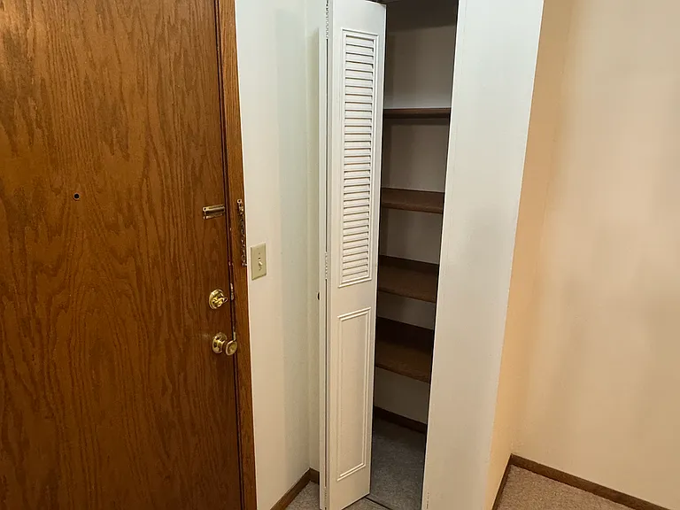 3308 E 38th St #4 — Photo 7