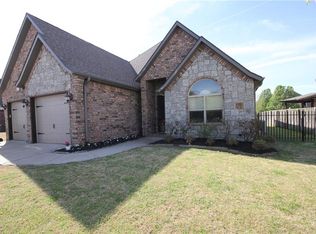 6508 W Hearth Bay, Rogers, AR 72758