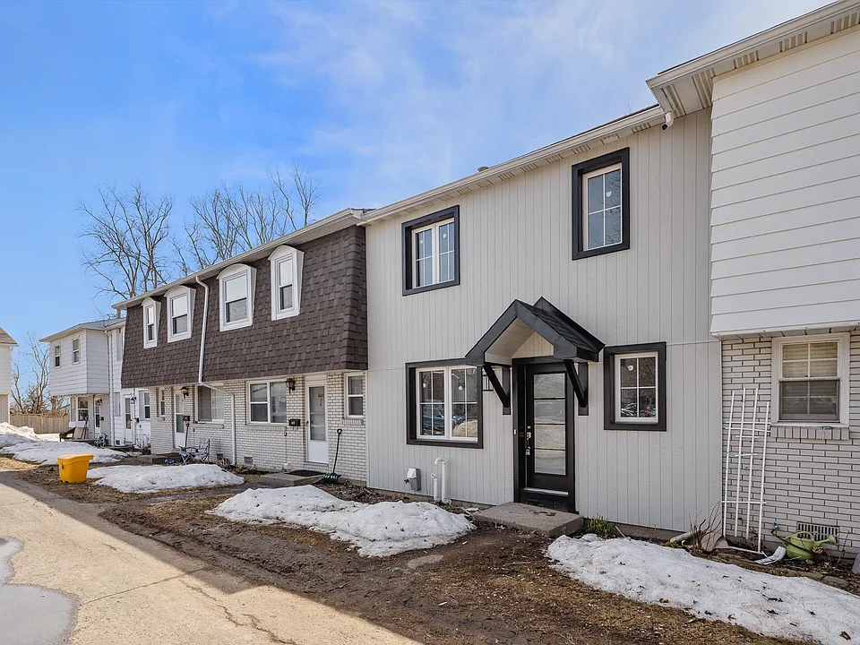 660 Hochelaga St #30