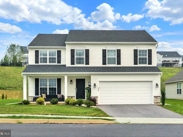 587 Smoke House Dr, Mechanicsburg, PA 17055