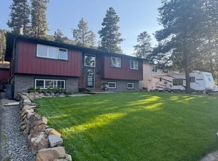 11814 17th Ave, Crowsnest Pass, AB T0K 0E0