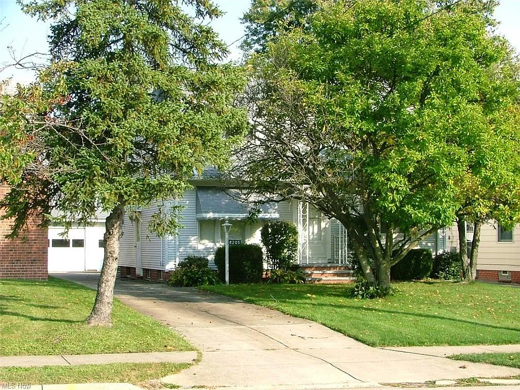6205 Dunham Rd photo 1