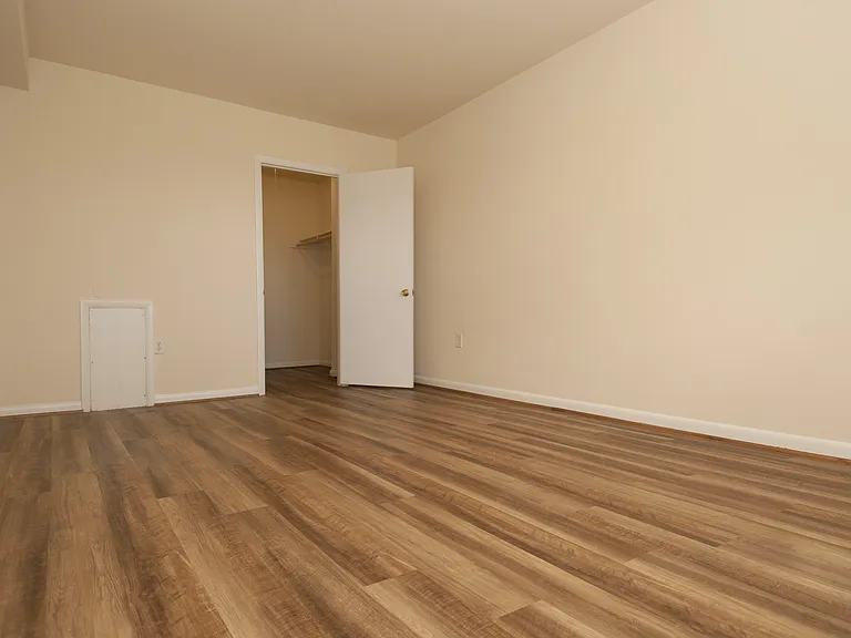 Chestnut Apartments — Photo 19