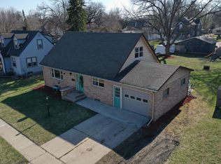 906 4th St SW, Willmar, MN 56201