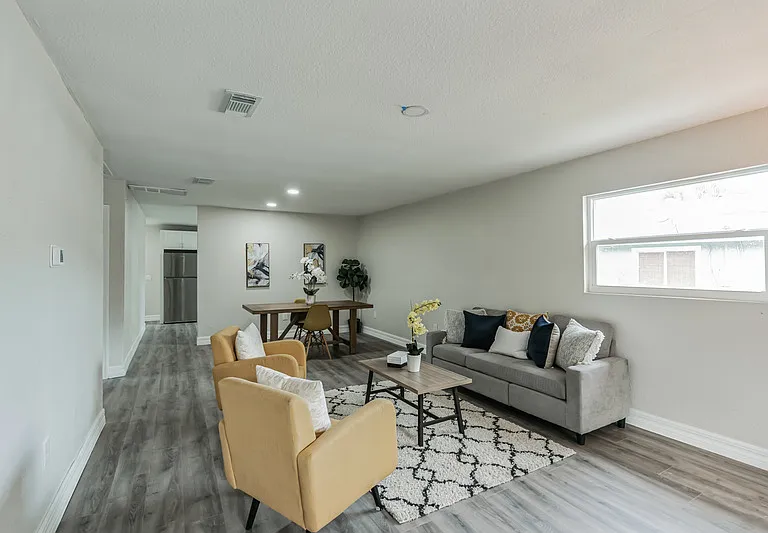 224 Singleton Ave — Photo 3