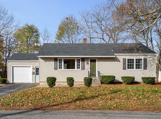 8 Tuck Rd, Hampton, NH 03842