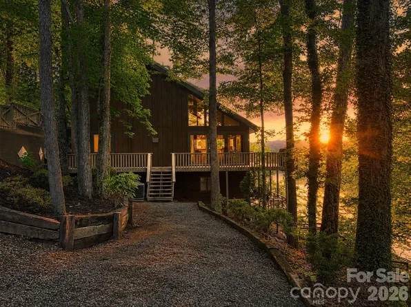 222 W Lake Dr N, Lake Lure, NC 28746