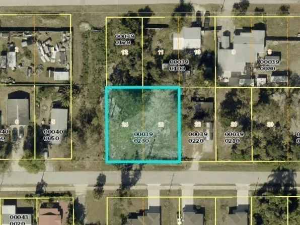 556 Clark St, North Fort Myers, FL 33903