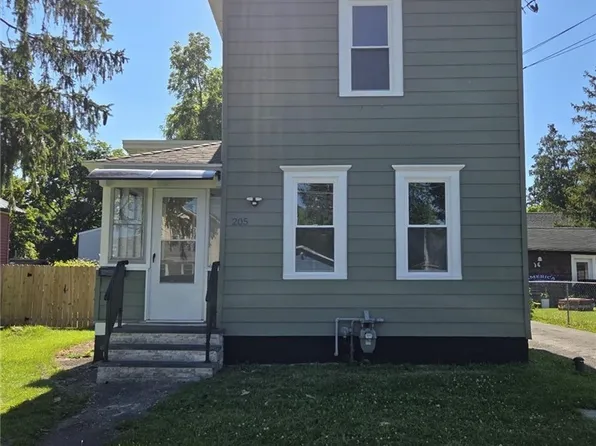 205 Hartwell Ave, East Syracuse, NY 13057