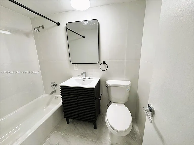 4317 NE 21st Ave #4 — Photo 5