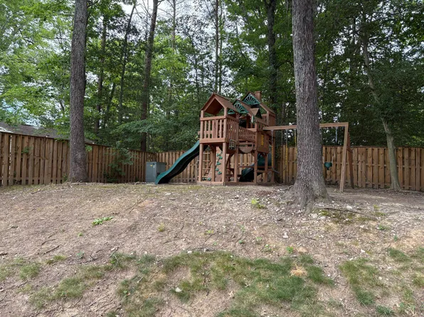 10816 Broadwater Dr, Fairfax, VA 22032