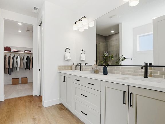 5th image of 1150 SE 18th Ave