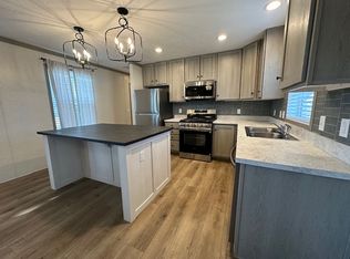 319 Wyoming #319, Belleville, MI 48111