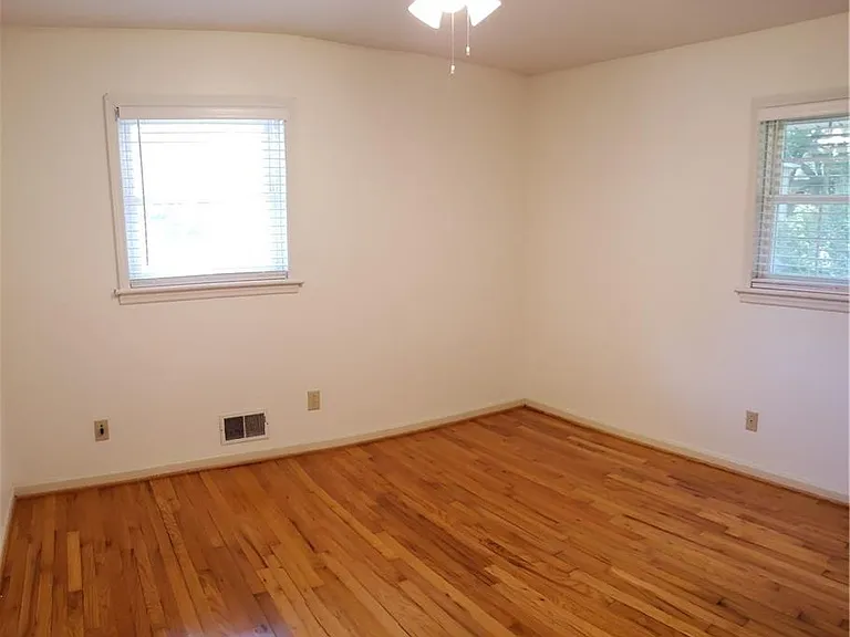 3662 Rock Springs Dr SW — Photo 32
