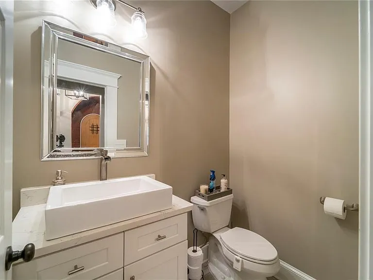 781 Greenwood Ave NE — Photo 25