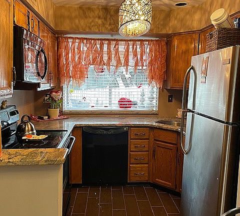 Kitchen with bay window