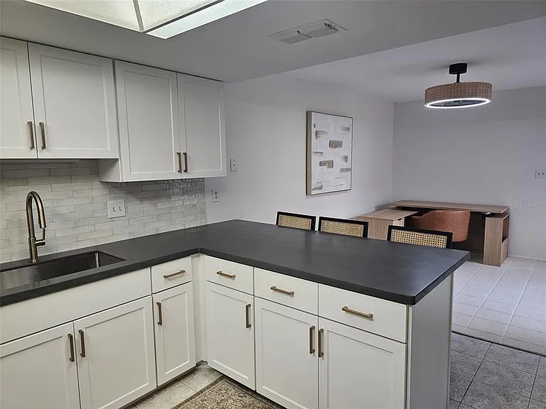 4408 La Jolla Dr #19-A — Photo 11