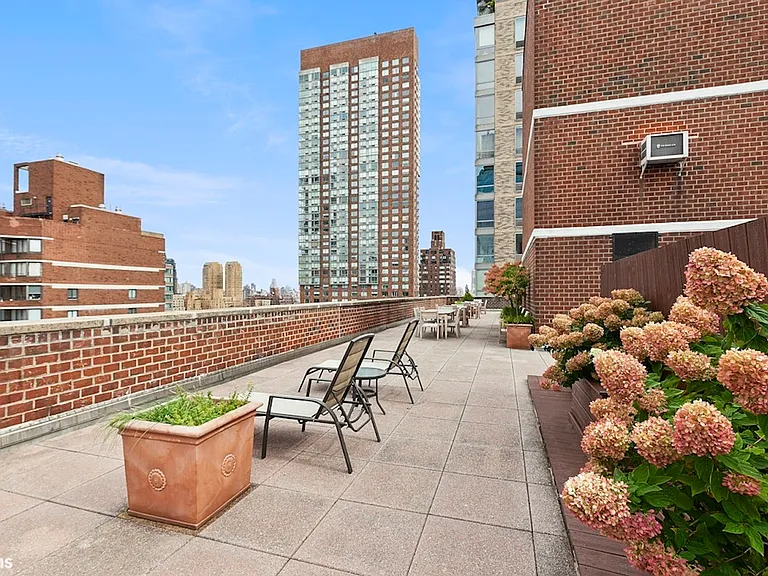 130 W 67th St #4H — Photo 12