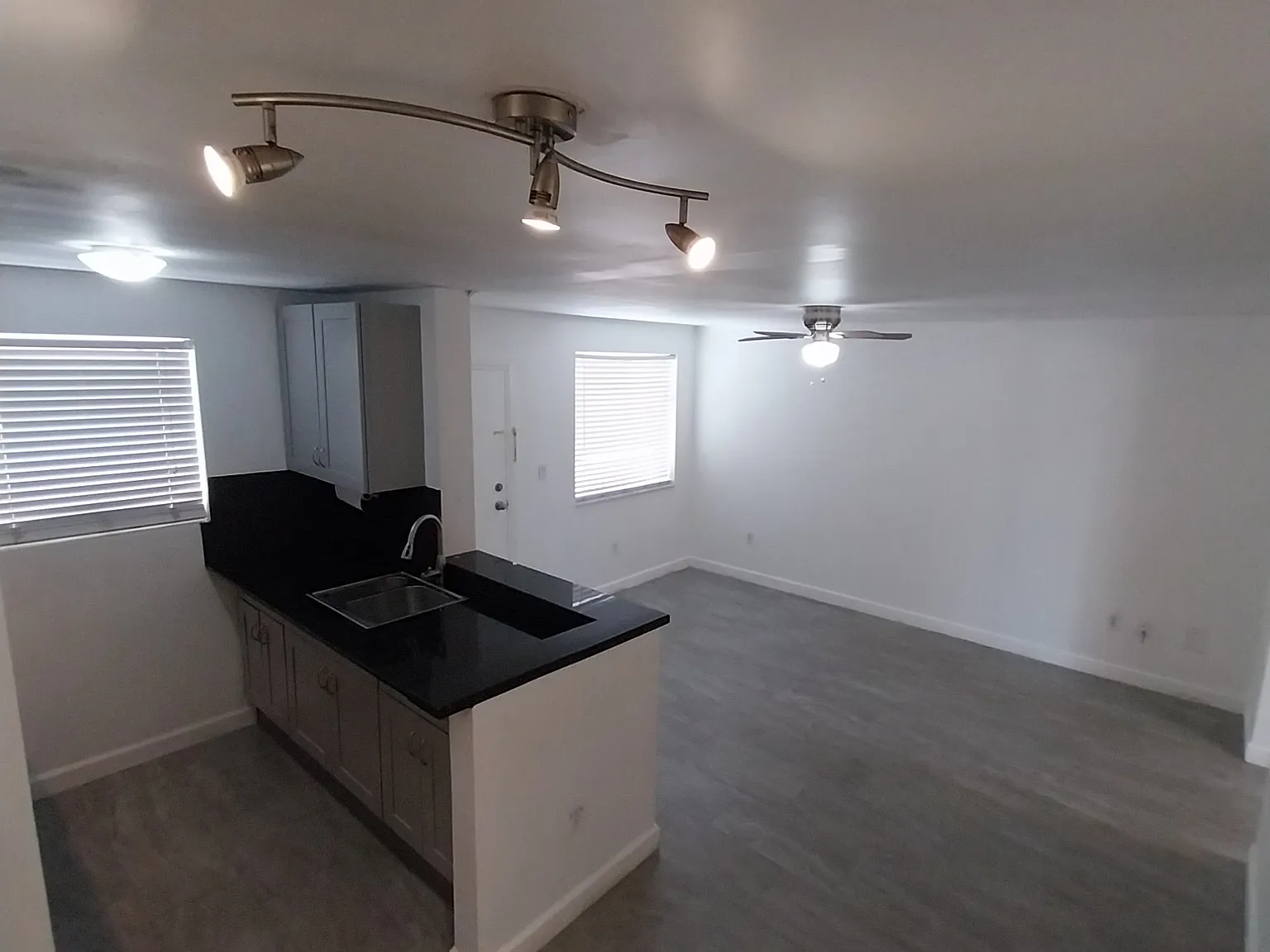 2441 SW 31st Ave — Photo 3