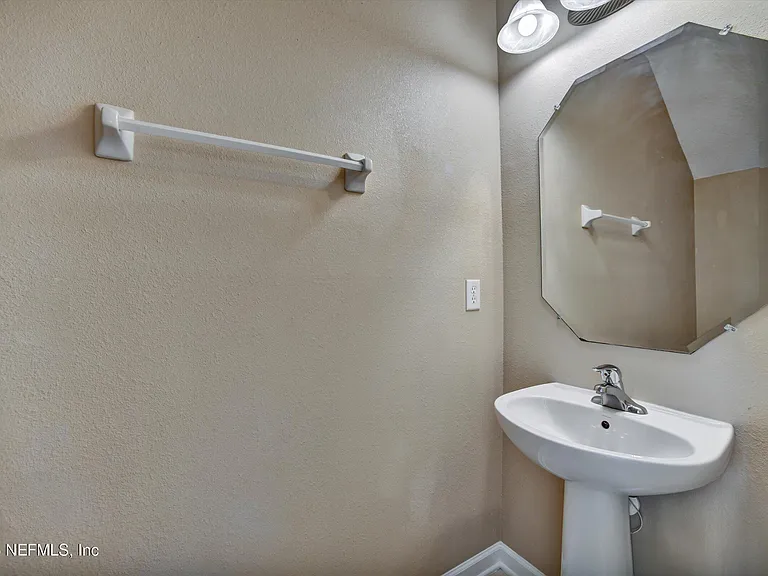 480 Cabernet Pl — Photo 16