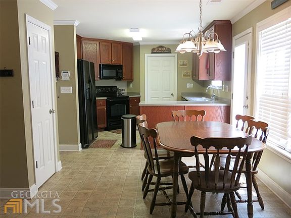 2nd image of 304 Helena Pl