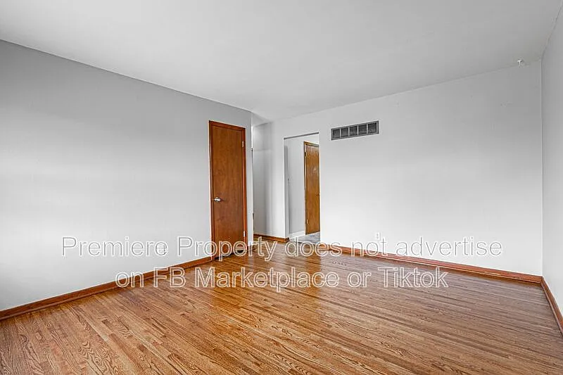 2 bed, 1.0 bath, 850 sqft, $1,095 — Photo 3